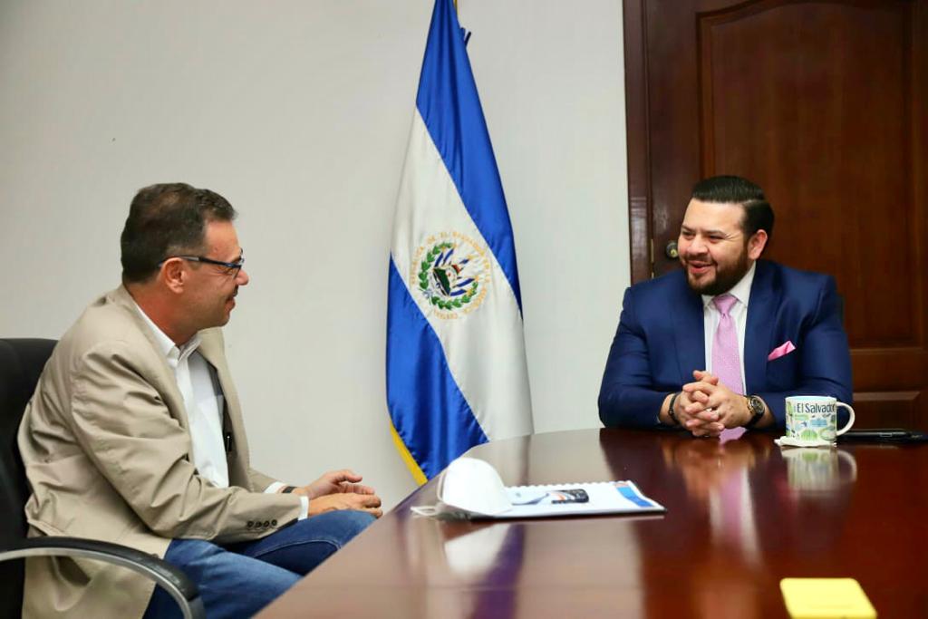 Cristian Flores: "El Banco Mundial tiene a disposición fondos para las comunidades del país, pero los diputados se rehúsan aprobar" cristian-flores-el-banco-mundial-tiene-a-disposicion-fondos-para-las-comunidades-del-pais-pero-los-diputados-se-rehusan-aprobar